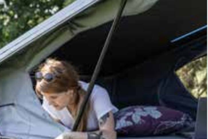 Couchage &agrave; l'&eacute;tage sous le toit relevable du Triostyle